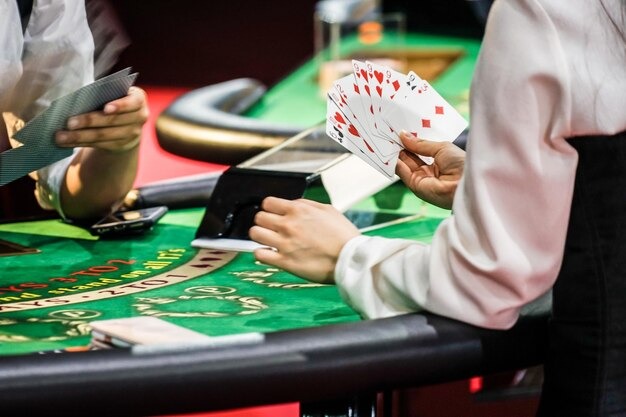 Live-dealer roulette table at musikkalidow